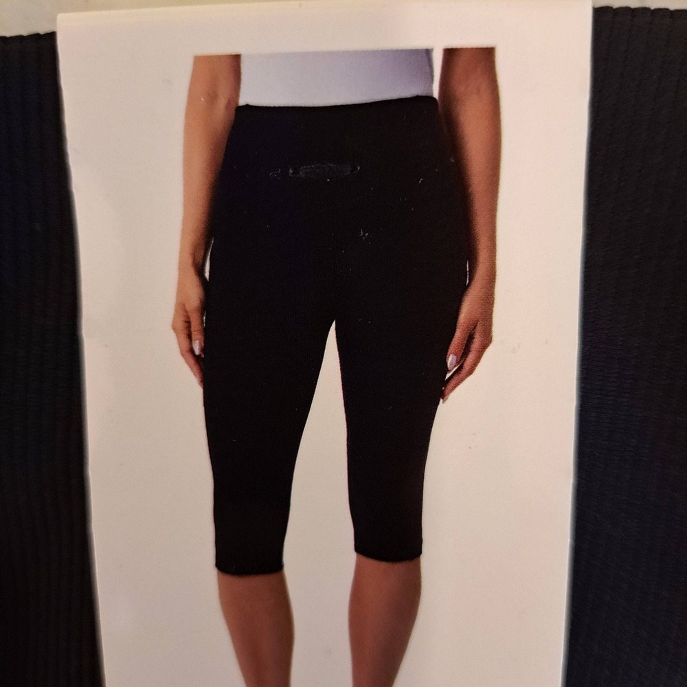 32 Degrees Womens Capri S Black NWT Ribbed Side Pockets 1778-140